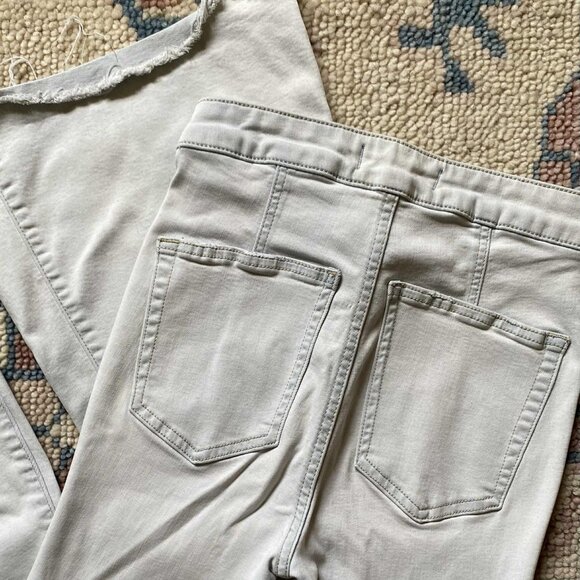 WE THE FREE Just Float On Flare Jeans (Size: 24) - Picture 15 of 15